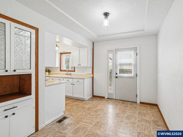 1035 NE Ford St, Mcminnville, OR 97128