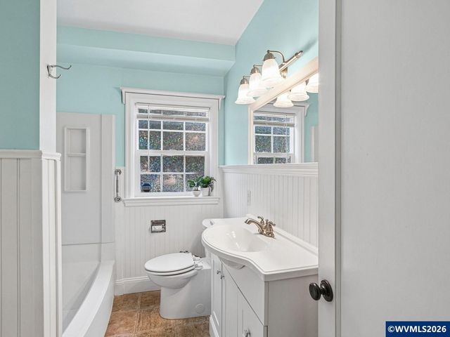 1035 NE Ford St, Mcminnville, OR 97128