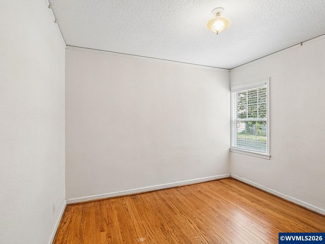 1035 NE Ford St, Mcminnville, OR 97128