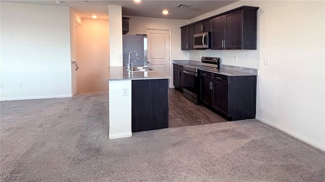 7030 Skyline Blue Street, North Las Vegas, NV 89086