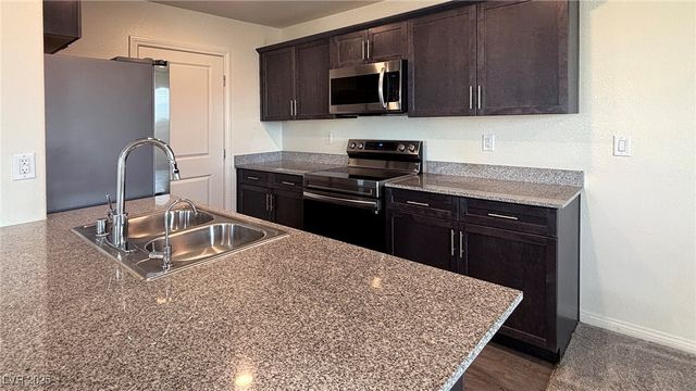 7030 Skyline Blue Street, North Las Vegas, NV 89086