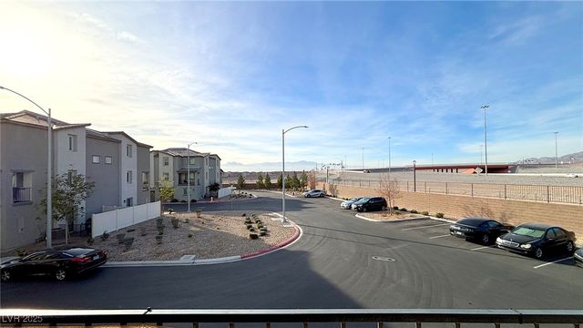7030 Skyline Blue Street, North Las Vegas, NV 89086