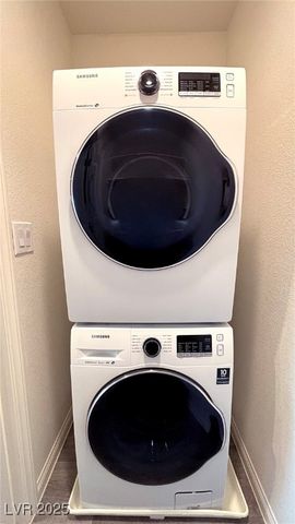 7030 Skyline Blue Street, North Las Vegas, NV 89086