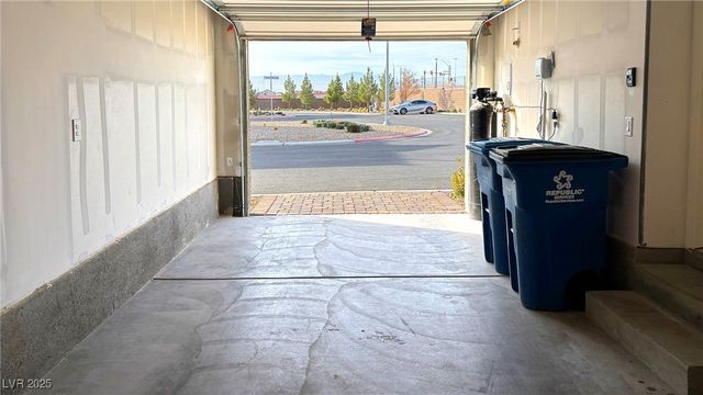 7030 Skyline Blue Street, North Las Vegas, NV 89086