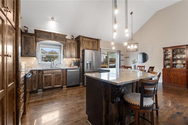 119 SW Hanging Garden Street, Blue Springs, MO 64064