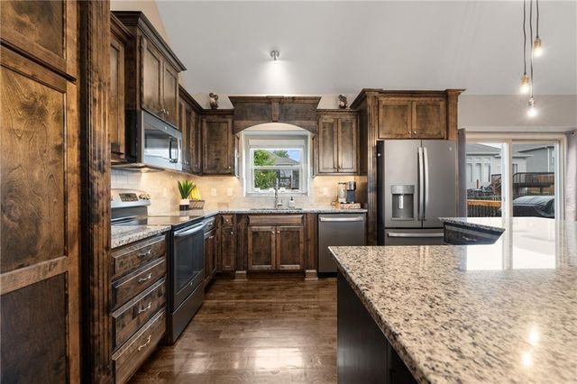 119 SW Hanging Garden Street, Blue Springs, MO 64064