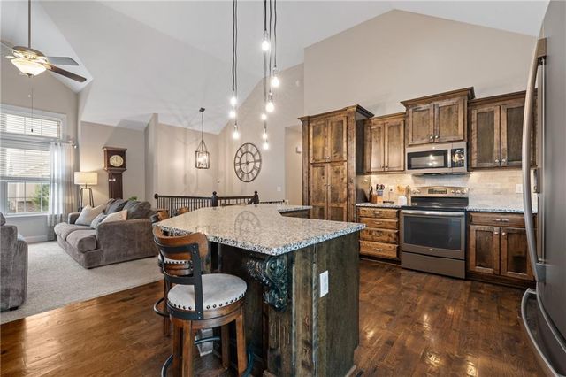 119 SW Hanging Garden Street, Blue Springs, MO 64064