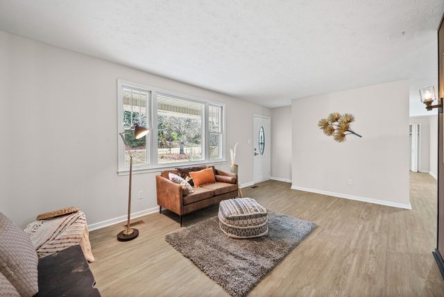 1272 Taylor Town Rd, White Bluff, TN 37187