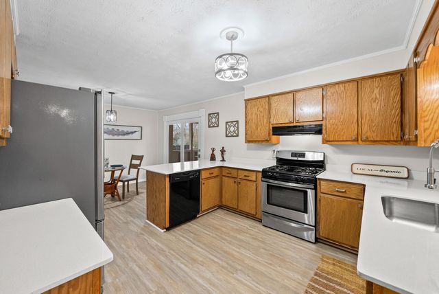 1272 Taylor Town Rd, White Bluff, TN 37187