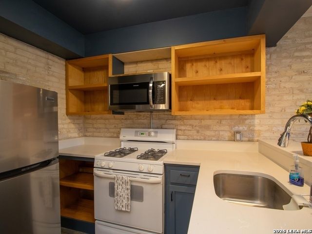 8030 Broadway Apt 202C, San Antonio, TX 78209