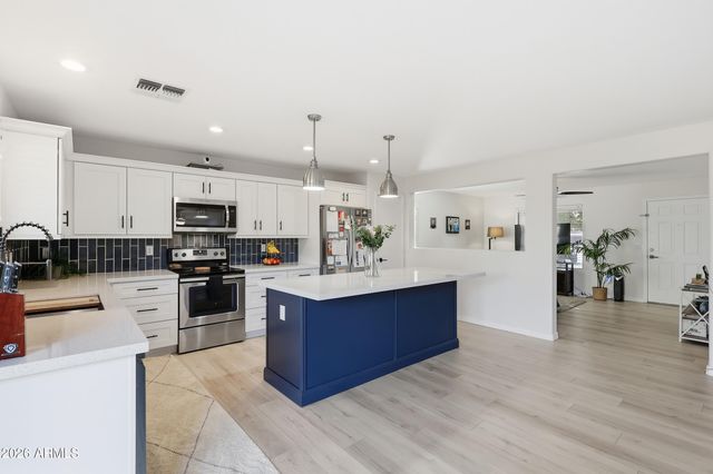 39539 N DUSTY Drive, San Tan Valley, AZ 85140