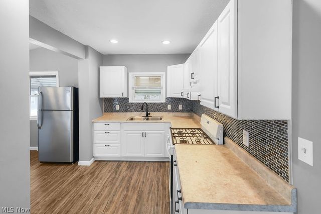 584 Evans Avenue, Akron, OH 44310