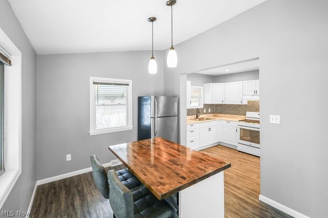 584 Evans Avenue, Akron, OH 44310