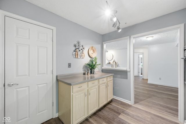7601 Newport Bay Drive 110, Indianapolis, IN 46240