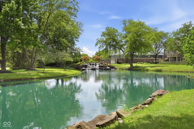 7601 Newport Bay Drive 110, Indianapolis, IN 46240