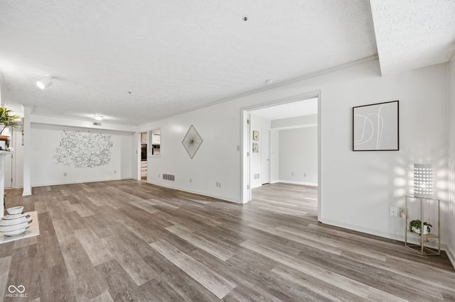 7601 Newport Bay Drive 110, Indianapolis, IN 46240