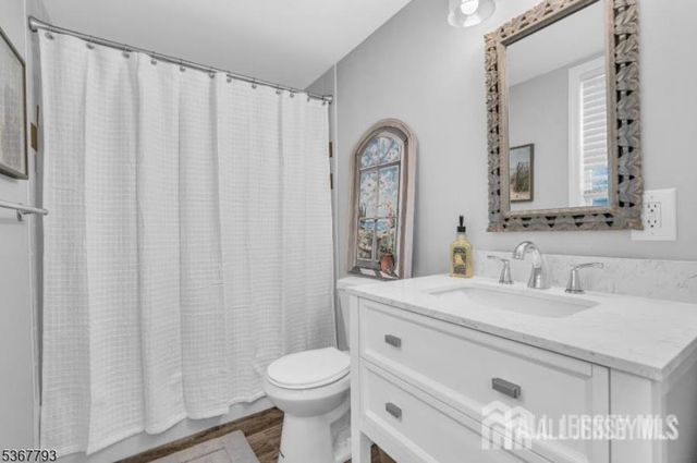 28 Bay Avenue, Keansburg, NJ 07734