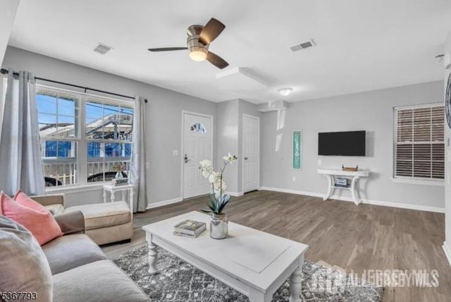 28 Bay Avenue, Keansburg, NJ 07734