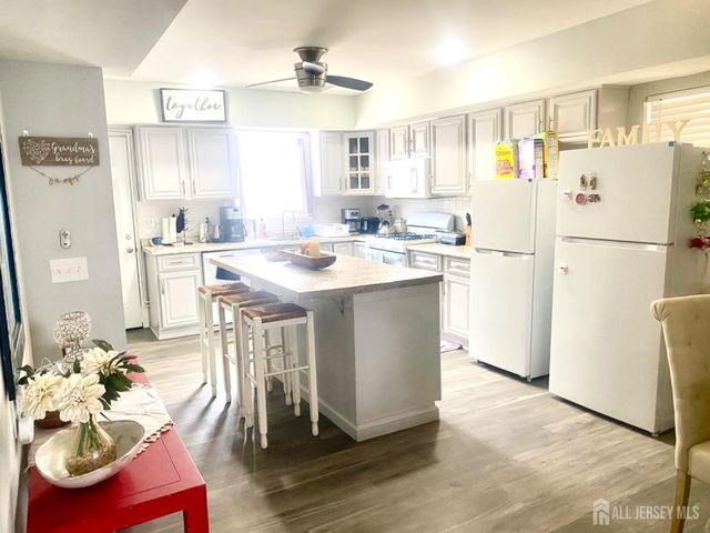 28 Bay Avenue, Keansburg, NJ 07734