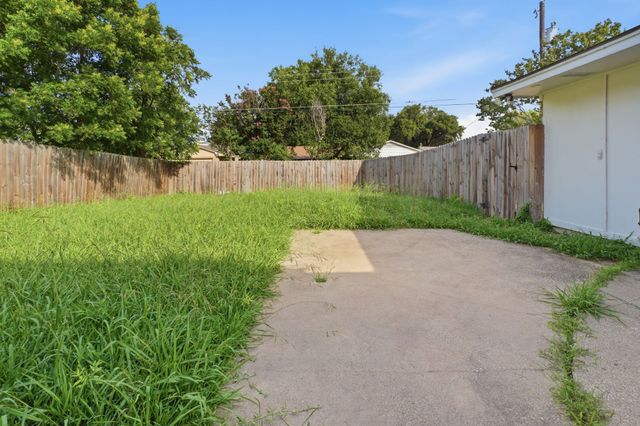 2324 Lovell Drive, Mesquite, TX 75150