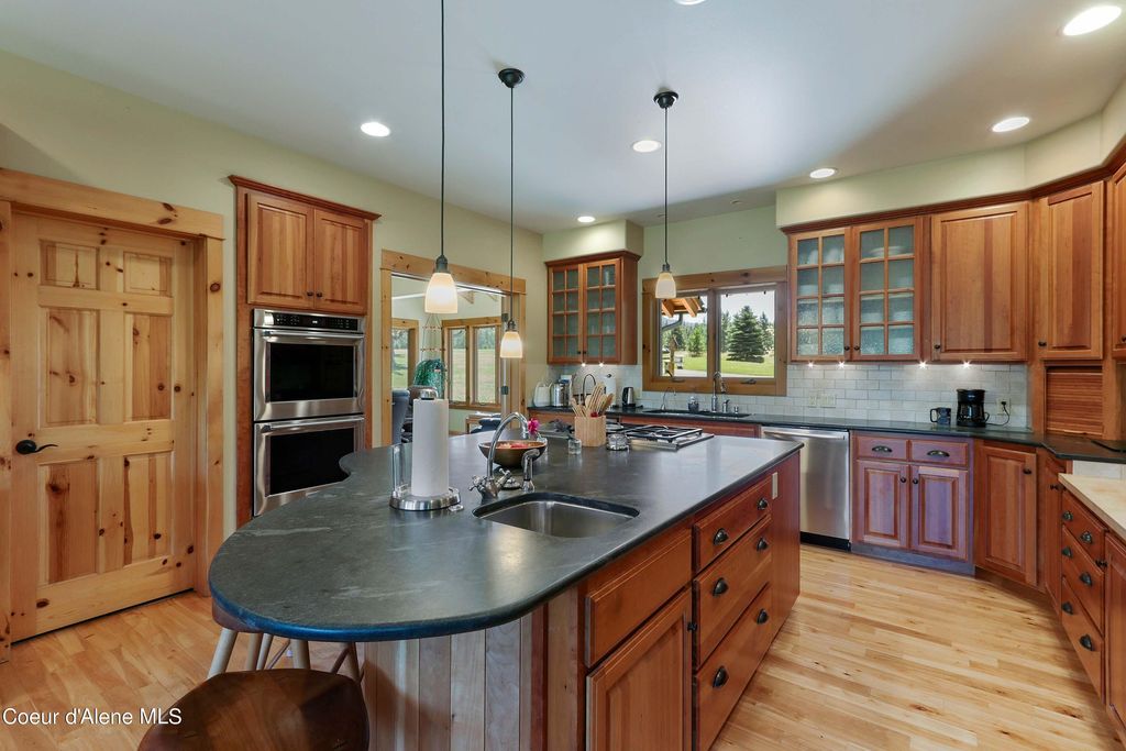 877 Heath Lake RD, Sagle, ID 83860 photo 11