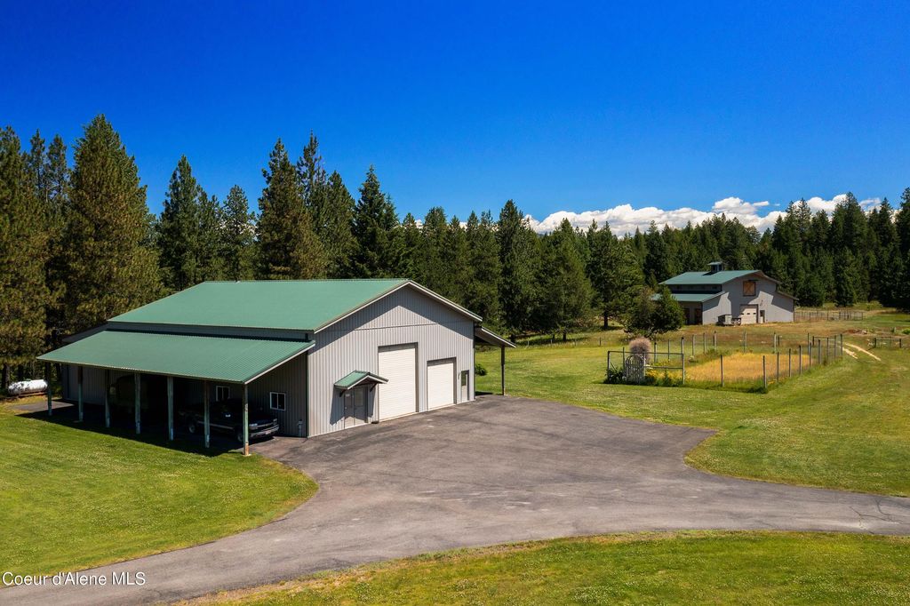 877 Heath Lake RD, Sagle, ID 83860 photo 3