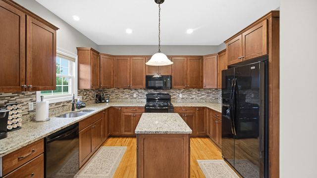 9723 Elle Avenue, St. John, IN 46373