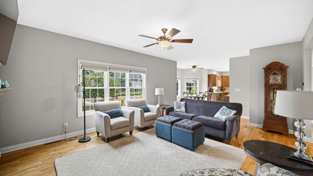 9723 Elle Avenue, St. John, IN 46373