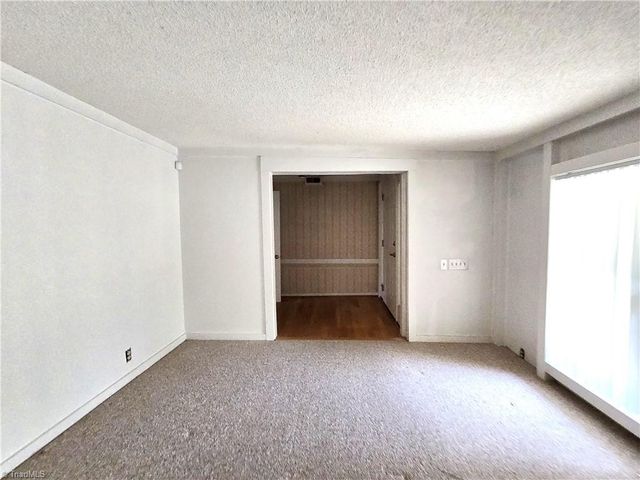 1010 High Ridge Road, Kernersville, NC 27284