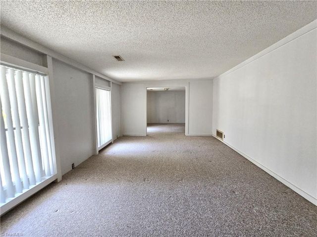1010 High Ridge Road, Kernersville, NC 27284