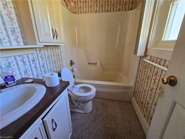 1010 High Ridge Road, Kernersville, NC 27284