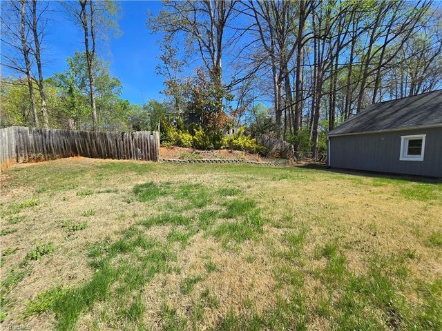 1010 High Ridge Road, Kernersville, NC 27284