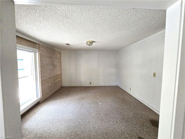 1010 High Ridge Road, Kernersville, NC 27284