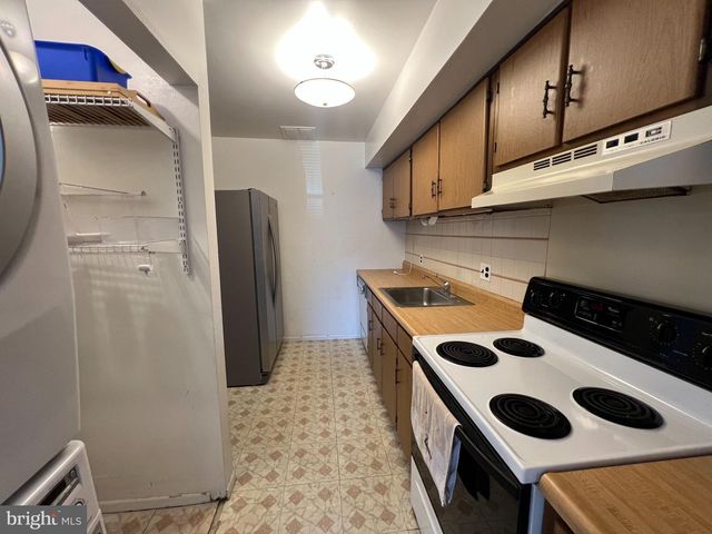 808 MIDDLETON PL, West Norriton, PA 19403