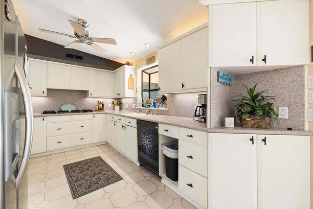 74681 Peppertree Drive, Palm Desert, CA 92260