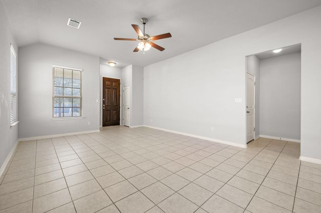 913 Centerra Hills CIR, Round Rock, TX 78665