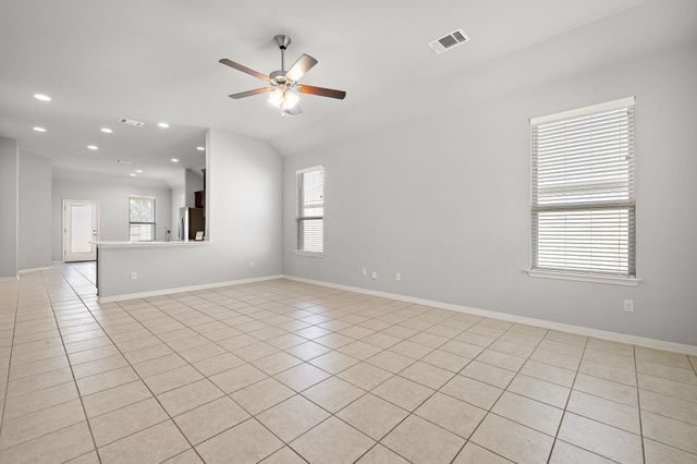 913 Centerra Hills CIR, Round Rock, TX 78665