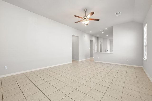 913 Centerra Hills CIR, Round Rock, TX 78665