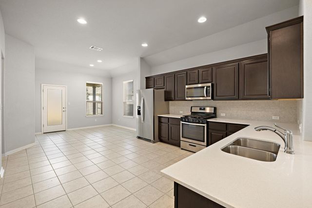 913 Centerra Hills CIR, Round Rock, TX 78665