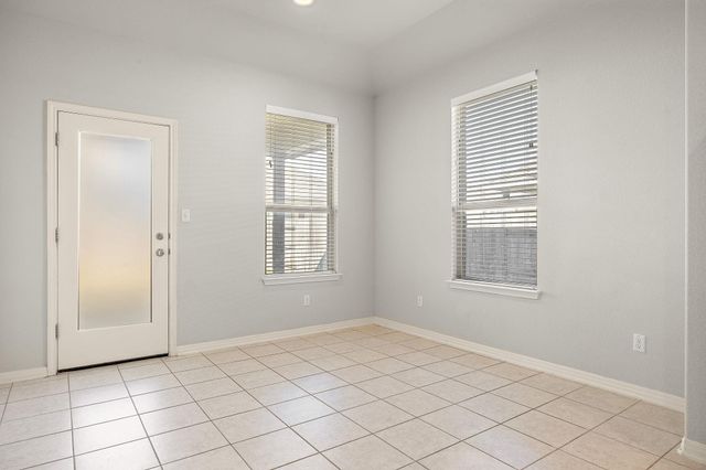 913 Centerra Hills CIR, Round Rock, TX 78665