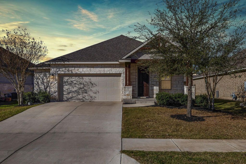 913 Centerra Hills CIR, Round Rock, TX 78665