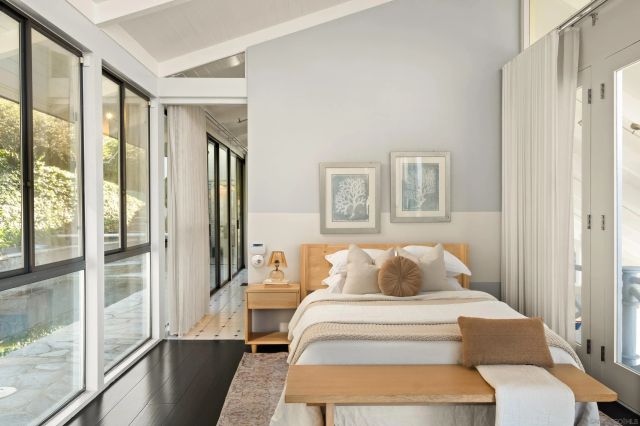 1705 Valdes Dr, La Jolla, CA 92037