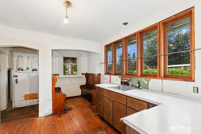 5627 44th Avenue SW, Seattle, WA 98136