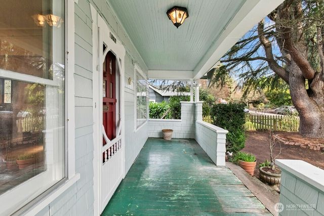 5627 44th Avenue SW, Seattle, WA 98136