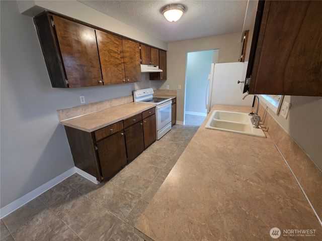 3293 Olive Way, Longview, WA 98632