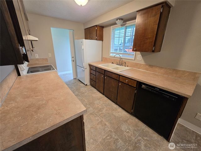 3293 Olive Way, Longview, WA 98632