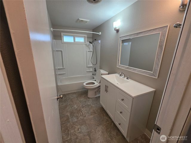 3293 Olive Way, Longview, WA 98632