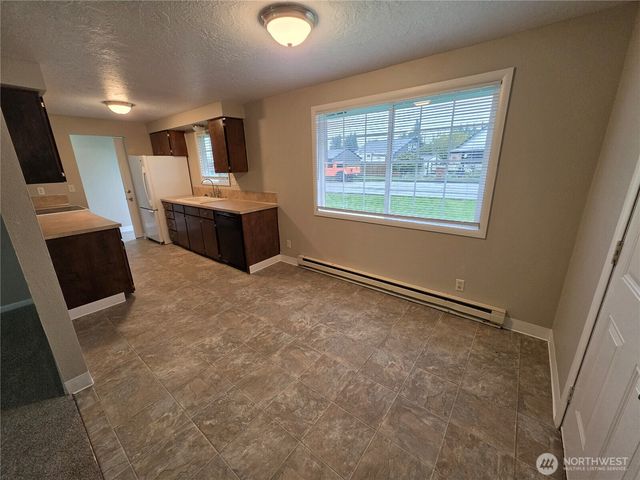3293 Olive Way, Longview, WA 98632