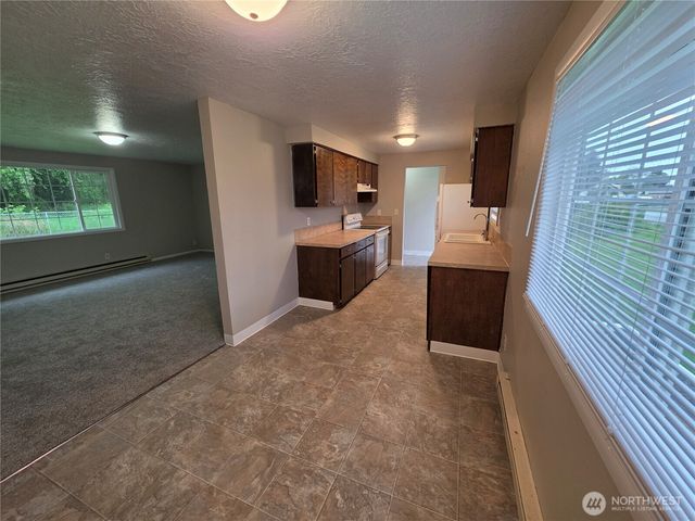 3293 Olive Way, Longview, WA 98632