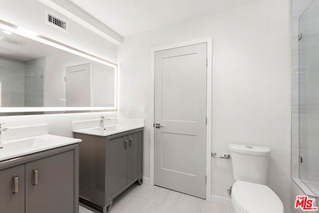849 N Alta Vista Boulevard 1, Los Angeles, CA 90046